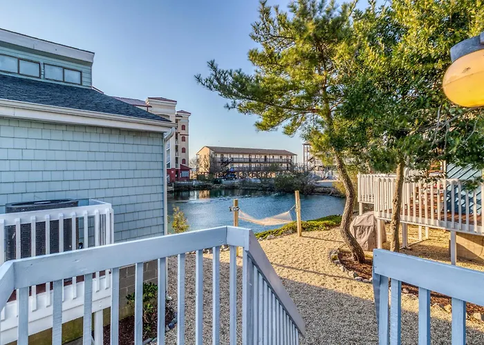 La Vista Bay-112 - 75th St -b